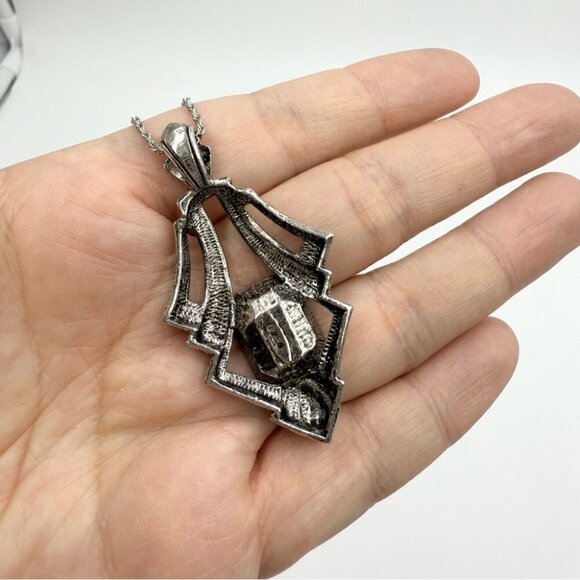 Vtg Avon 1994 Art Deco Necklace Faux Amethyst Marcasite Pendant in SilverTone - Picture 7 of 9